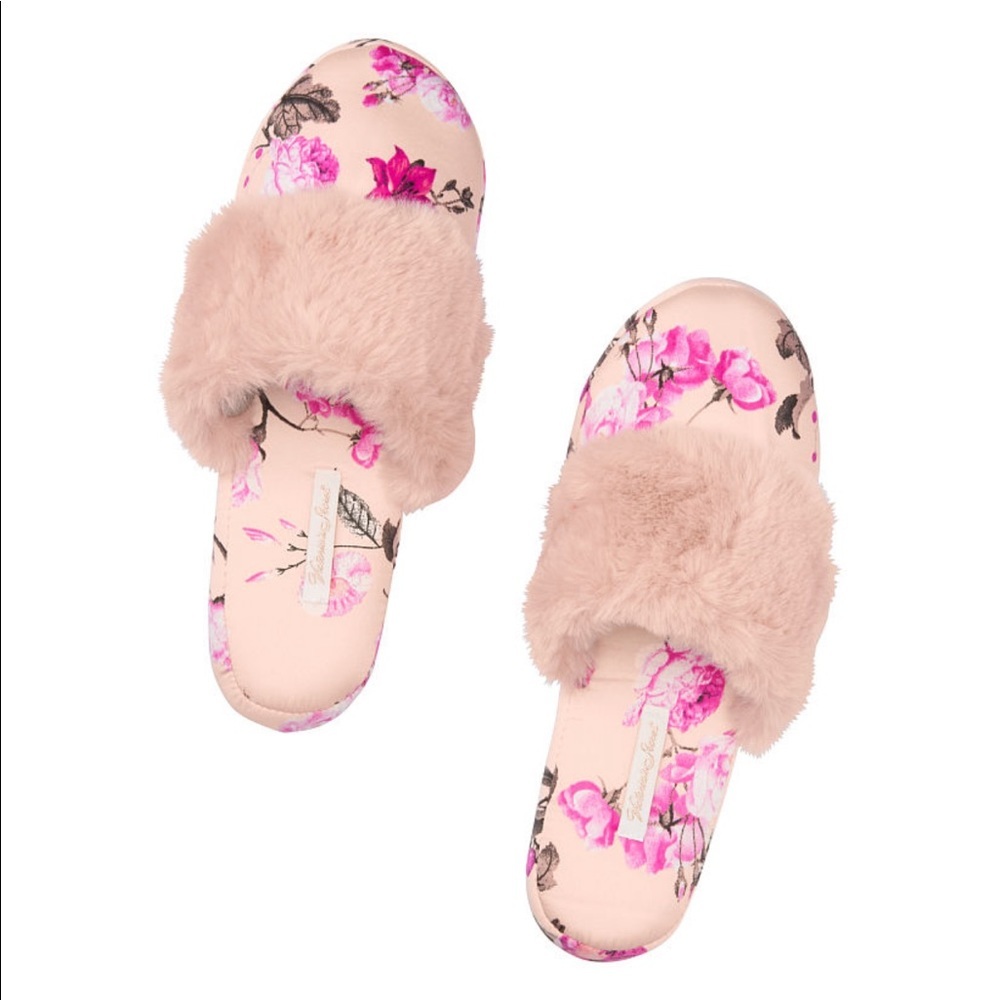 Signature Satin Slipper